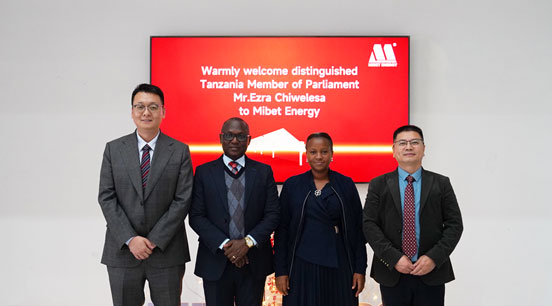 李良邦先生与坦桑尼亚能源部长特别代表、国会议员Mr.Ezra合影